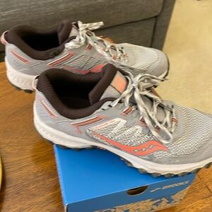 Saucony ladies trail shoes. Gray with pink & brown accents.